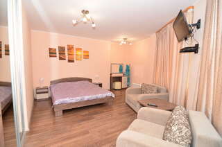 Гостиница Дельфин Партенит Апартаменты с видом на горы-1